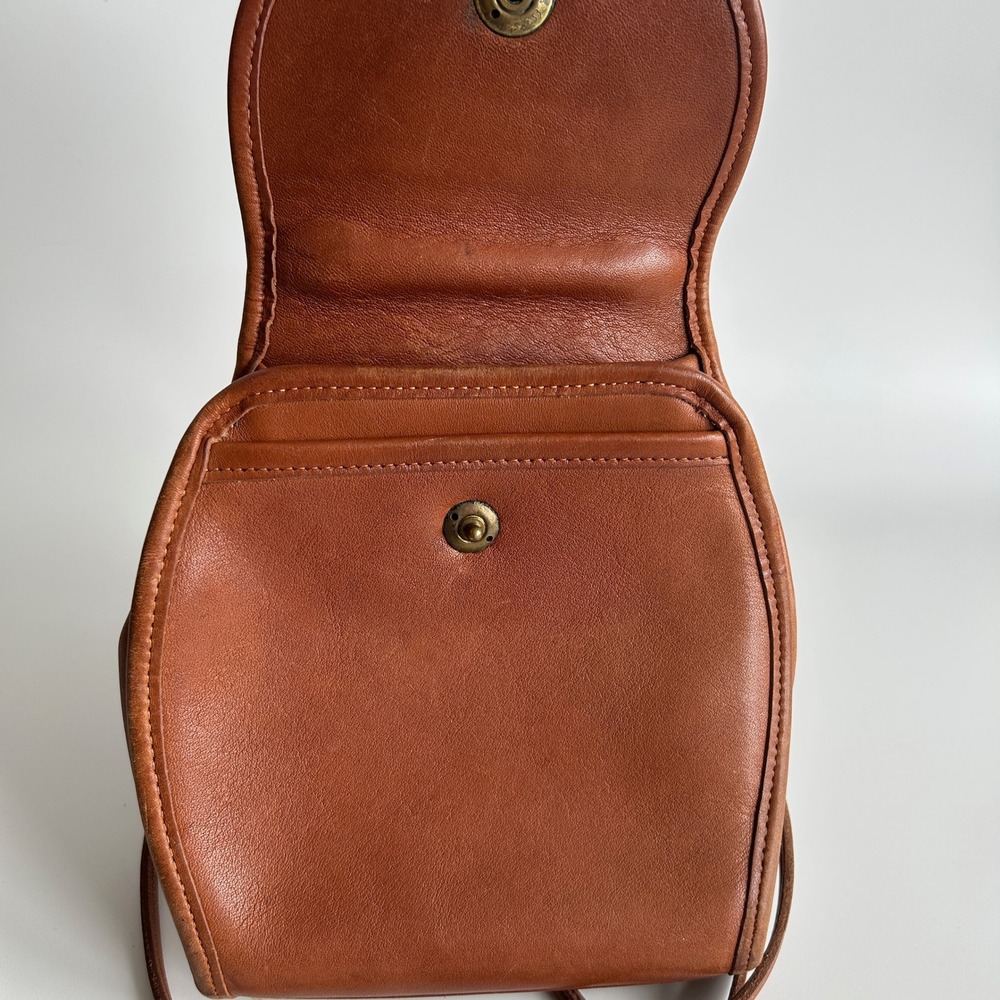 Coach Derby 9904 British Tan Glovetanned Leather Crossbody Bag Good - Picture 9 of 15